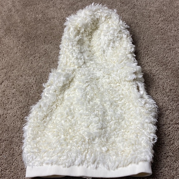 Gymboree Girl’s Fuzzy Vest w/ Hoodie - Picture 2 of 5
